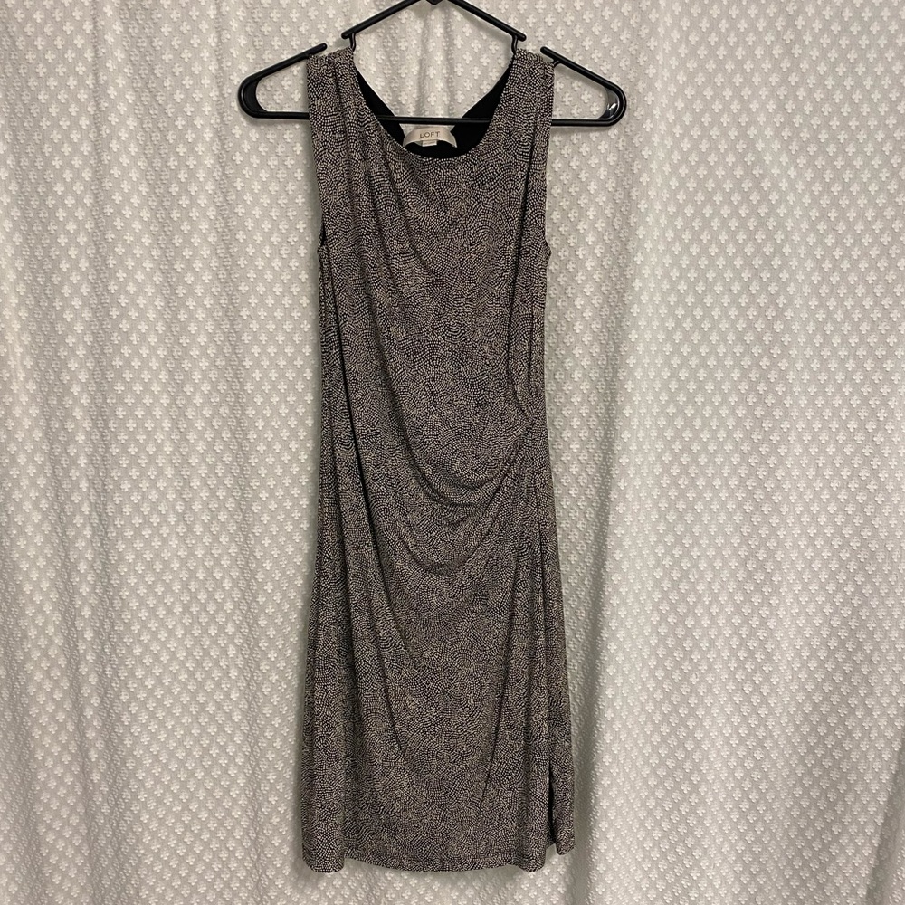Loft dress.  Fitted with ruching on the left. Size XS. Like new.